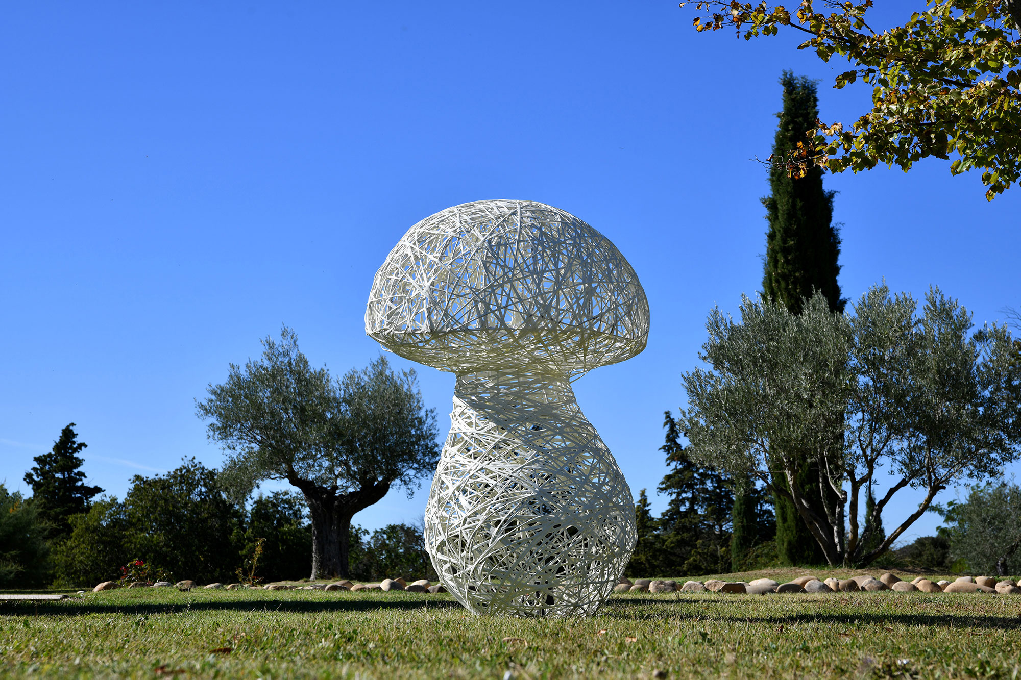 Sculpture Champignon  déco jardin lumineuse en fibre minérale tissée
